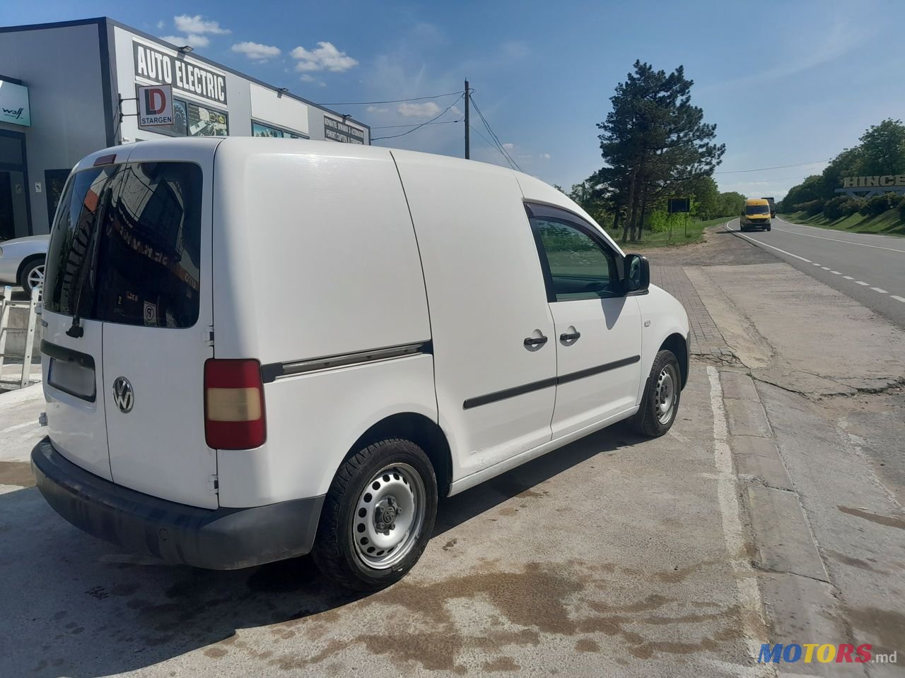2005' Volkswagen Caddy photo #3