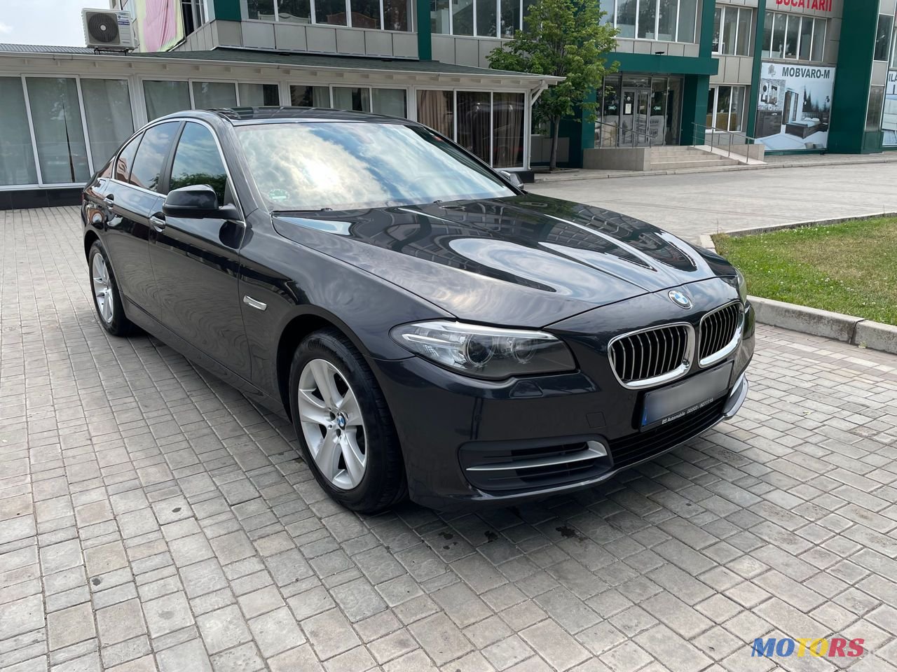 2016' BMW 5 Series photo #3