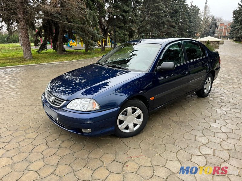 2001' Toyota Avensis photo #3