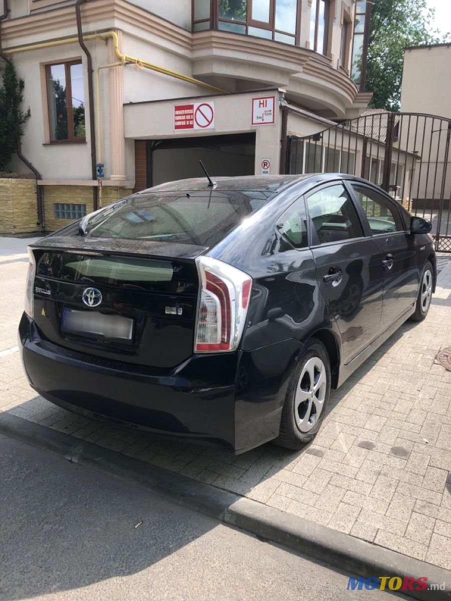 2012' Toyota Prius photo #4