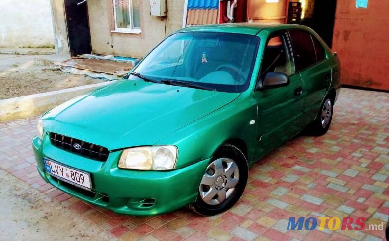 2000' Hyundai Accent photo #1