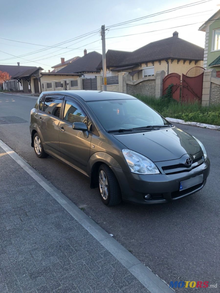 2007' Toyota Corolla Verso photo #3