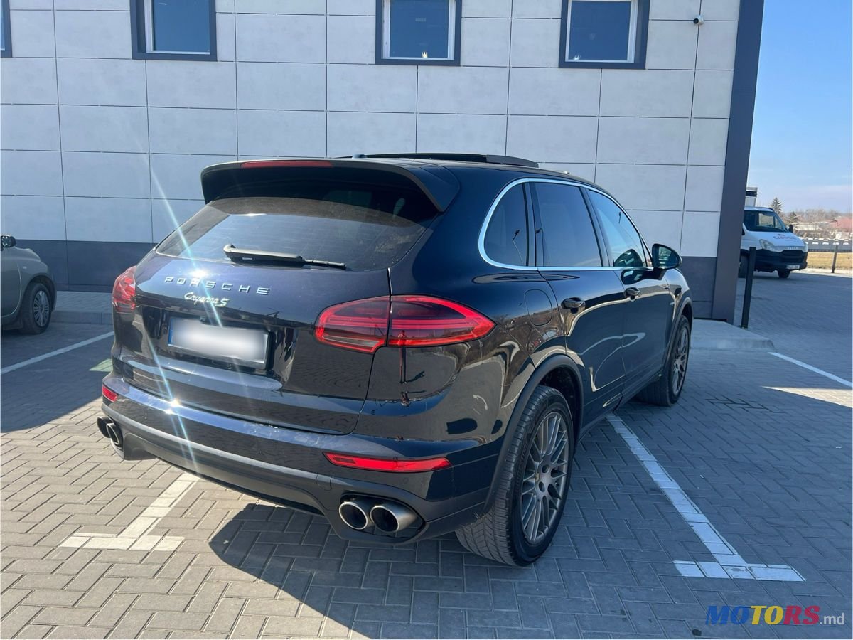 2016' Porsche Cayenne photo #5