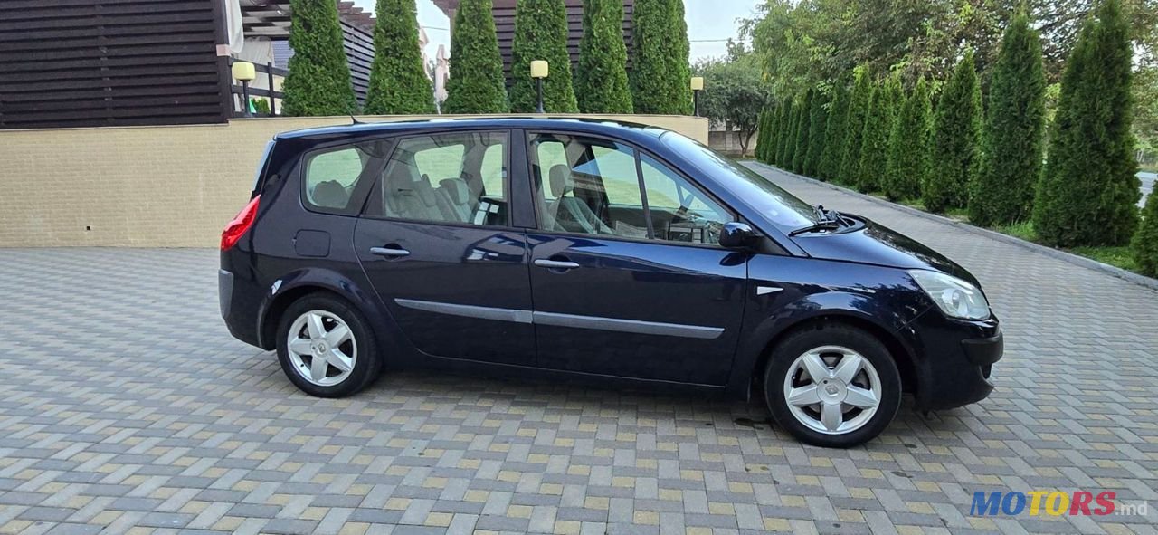 2008' Renault Grand Scenic photo #4