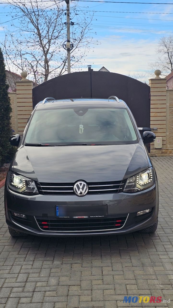 2019' Volkswagen Sharan photo #1