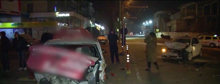Пьяная девушка на BMW и таксист устроили массовую аварию в Кишиневе