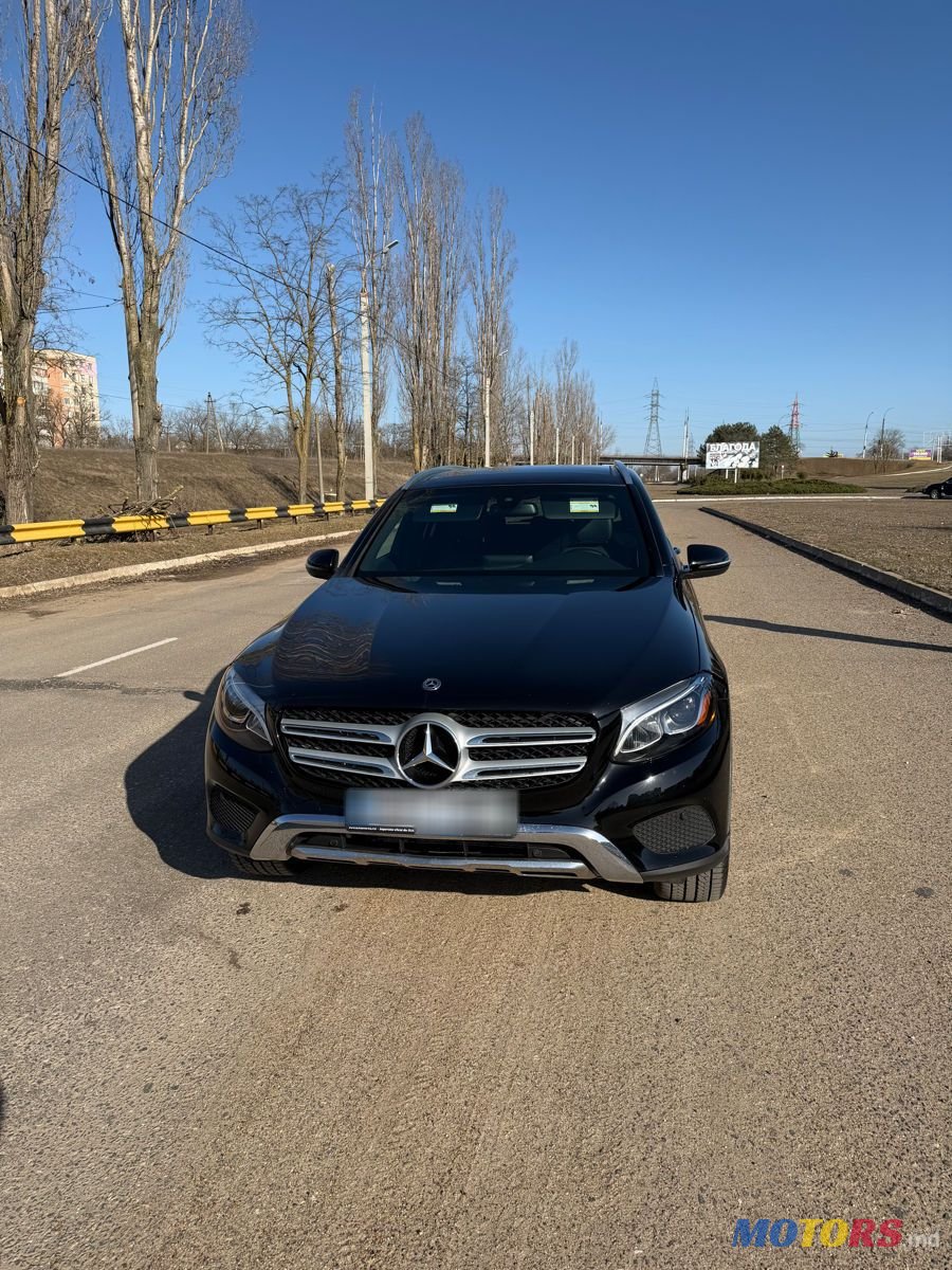 2019' Mercedes-Benz GLC photo #6