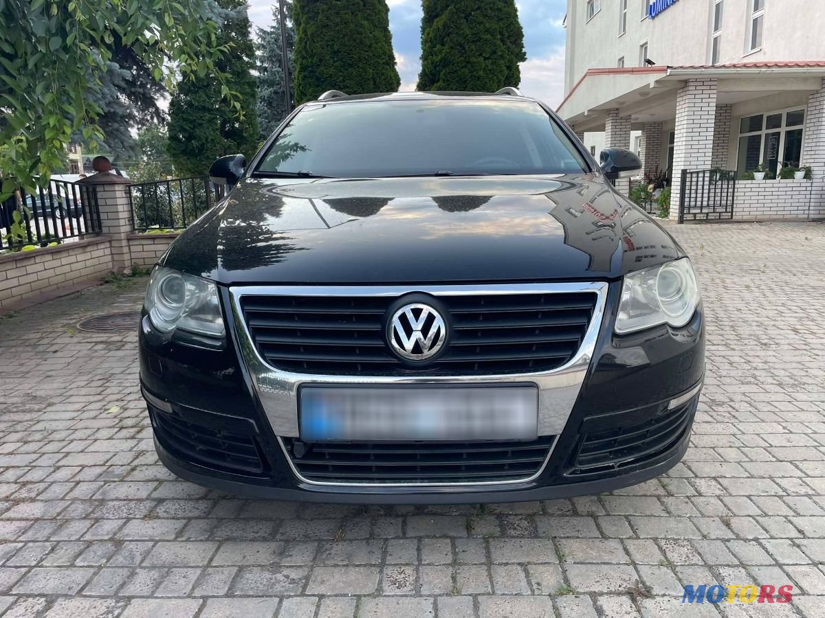 2010' Volkswagen Passat photo #1