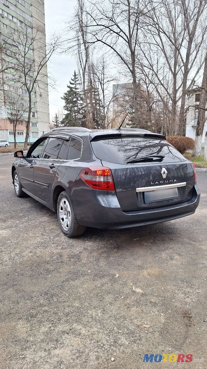 2011' Renault Laguna photo #4