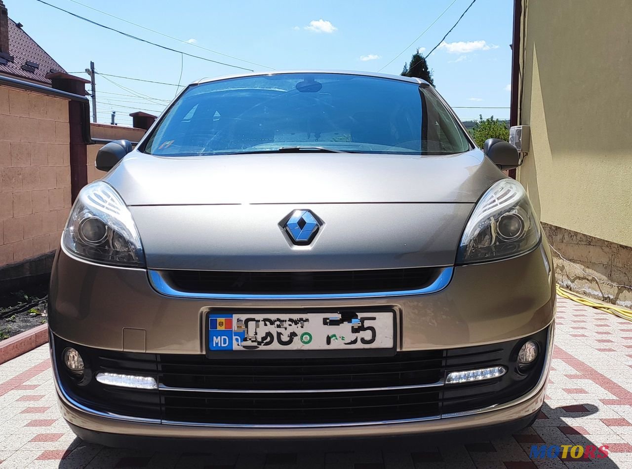2012' Renault Grand Scenic photo #3