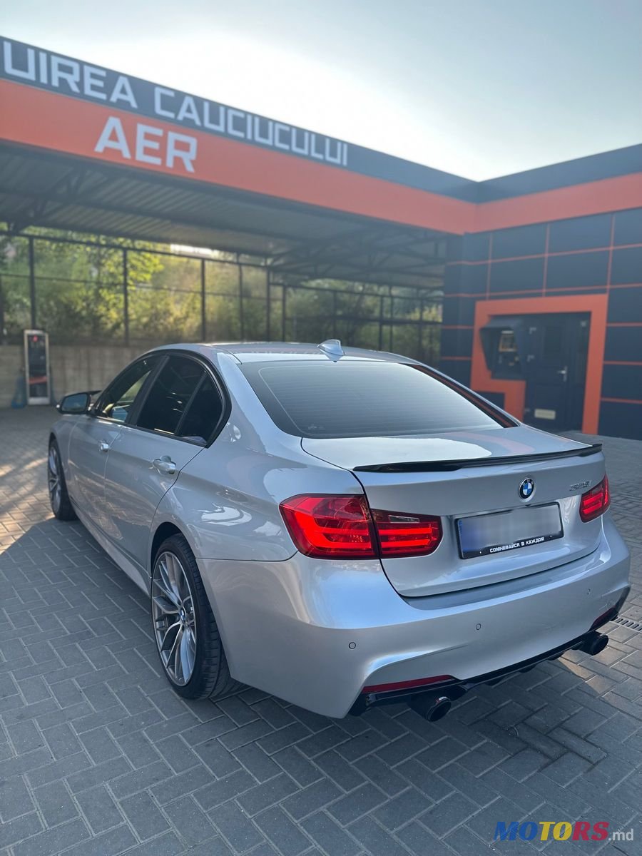 2015' BMW 3 Series photo #4