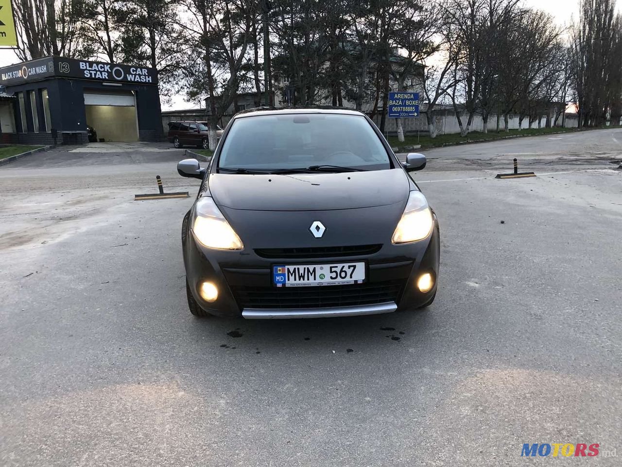 2011' Renault Clio photo #1