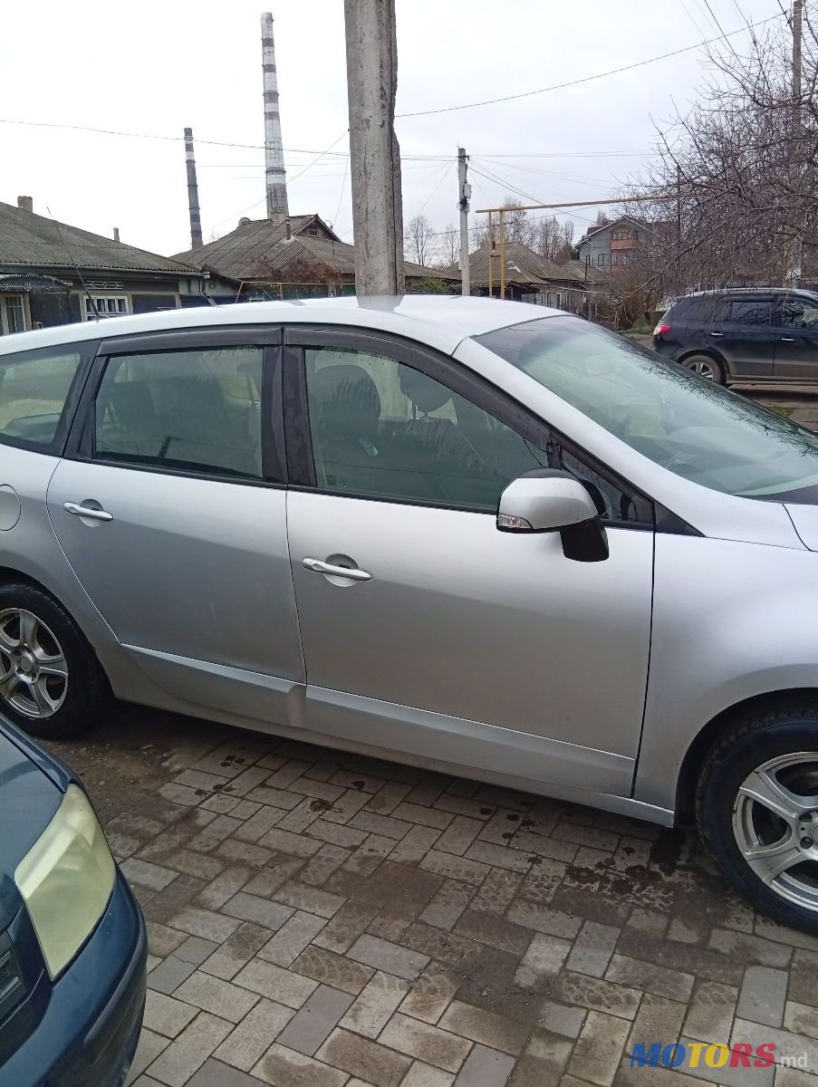 2011' Renault Grand Scenic photo #3