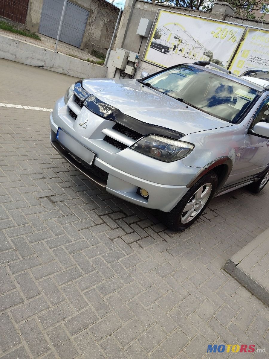2006' Mitsubishi Outlander photo #1