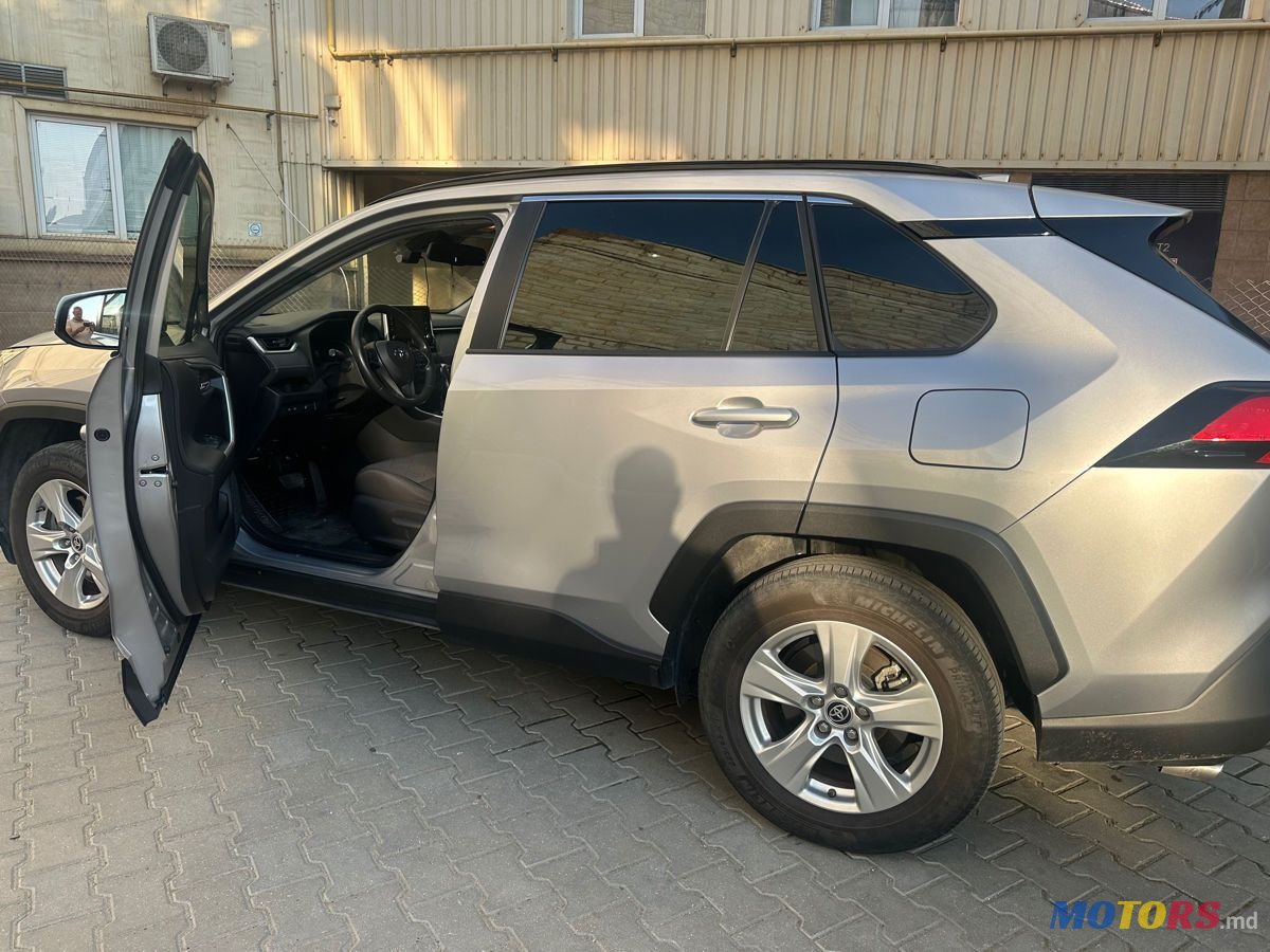2021' Toyota RAV4 photo #5
