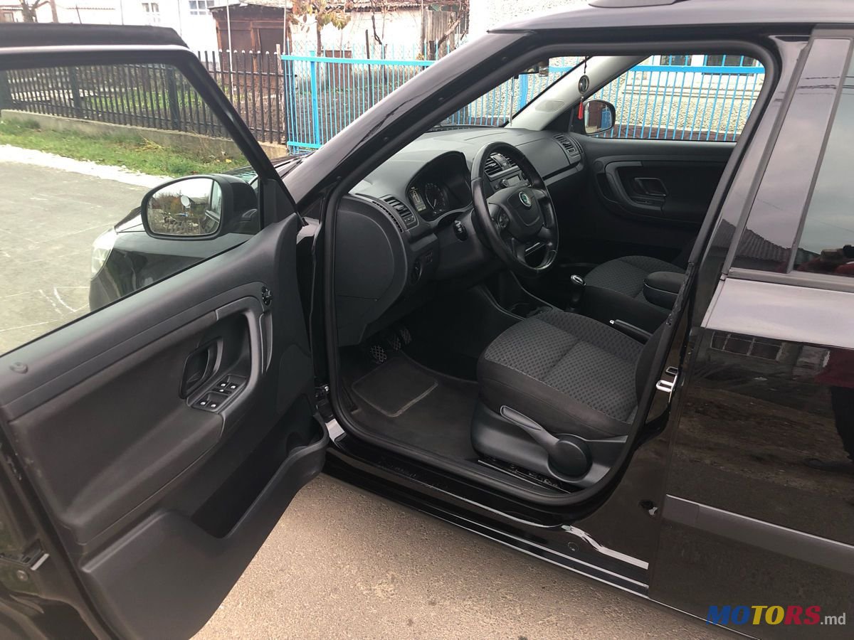 2012' Skoda Fabia photo #4