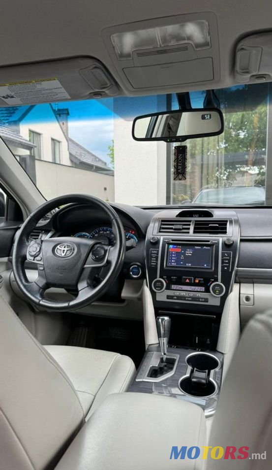 2012' Toyota Camry photo #3