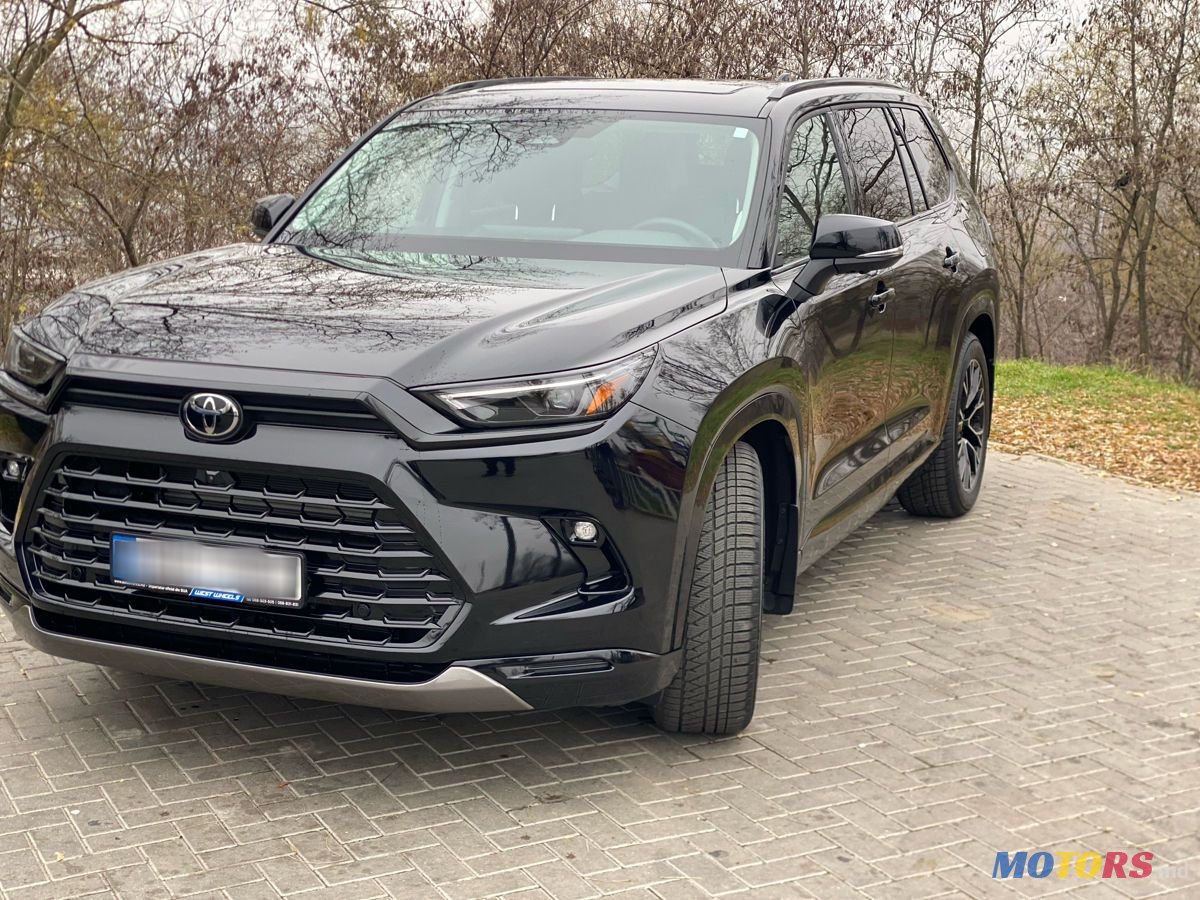 2023' Toyota Grand Highlander photo #2