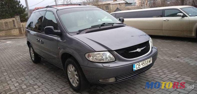 2003' Chrysler Voyager photo #1