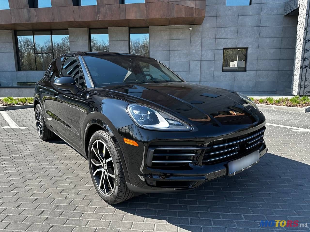 2019' Porsche Cayenne photo #2