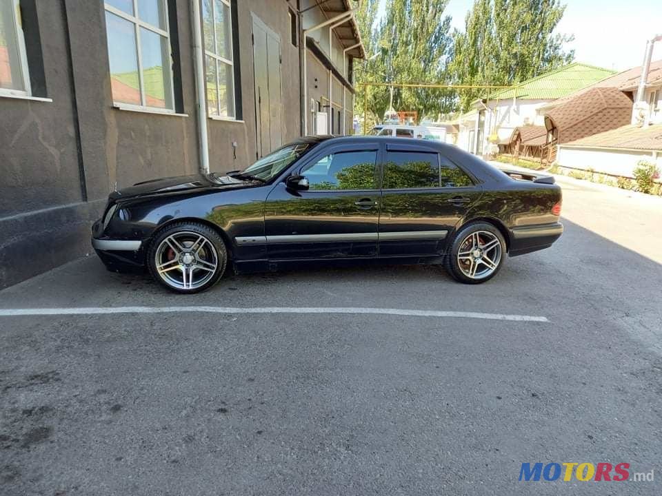 2001' Mercedes-Benz E Класс photo #2