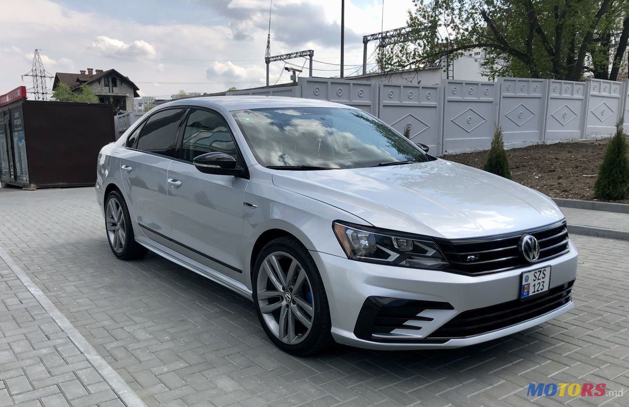 2017' Volkswagen Passat photo #3