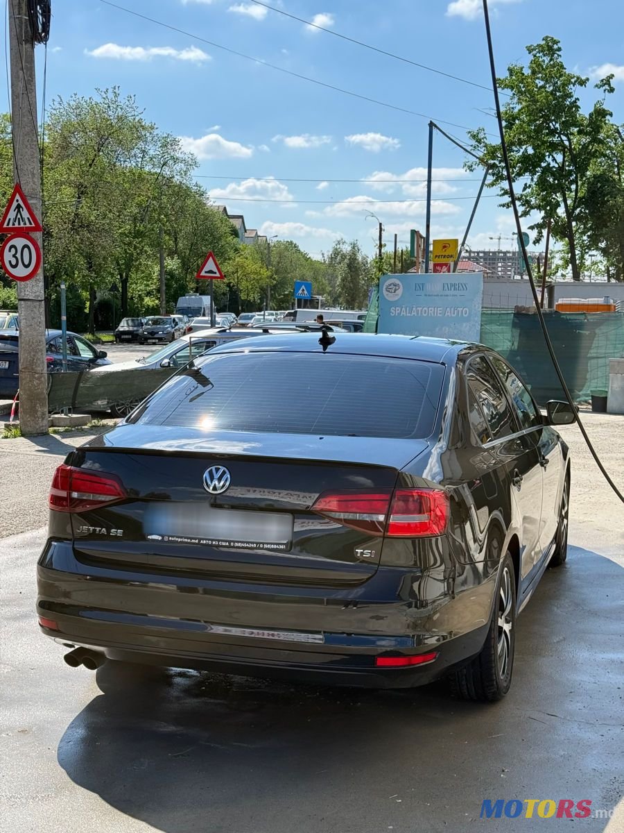 2017' Volkswagen Jetta photo #4