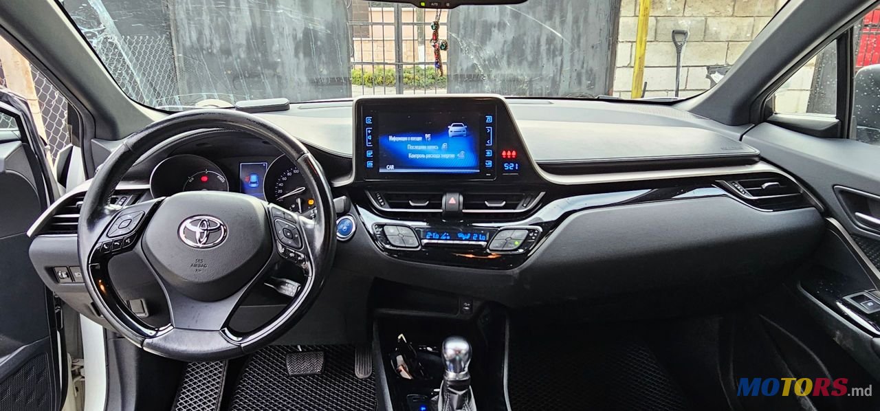 2018' Toyota C-HR photo #4