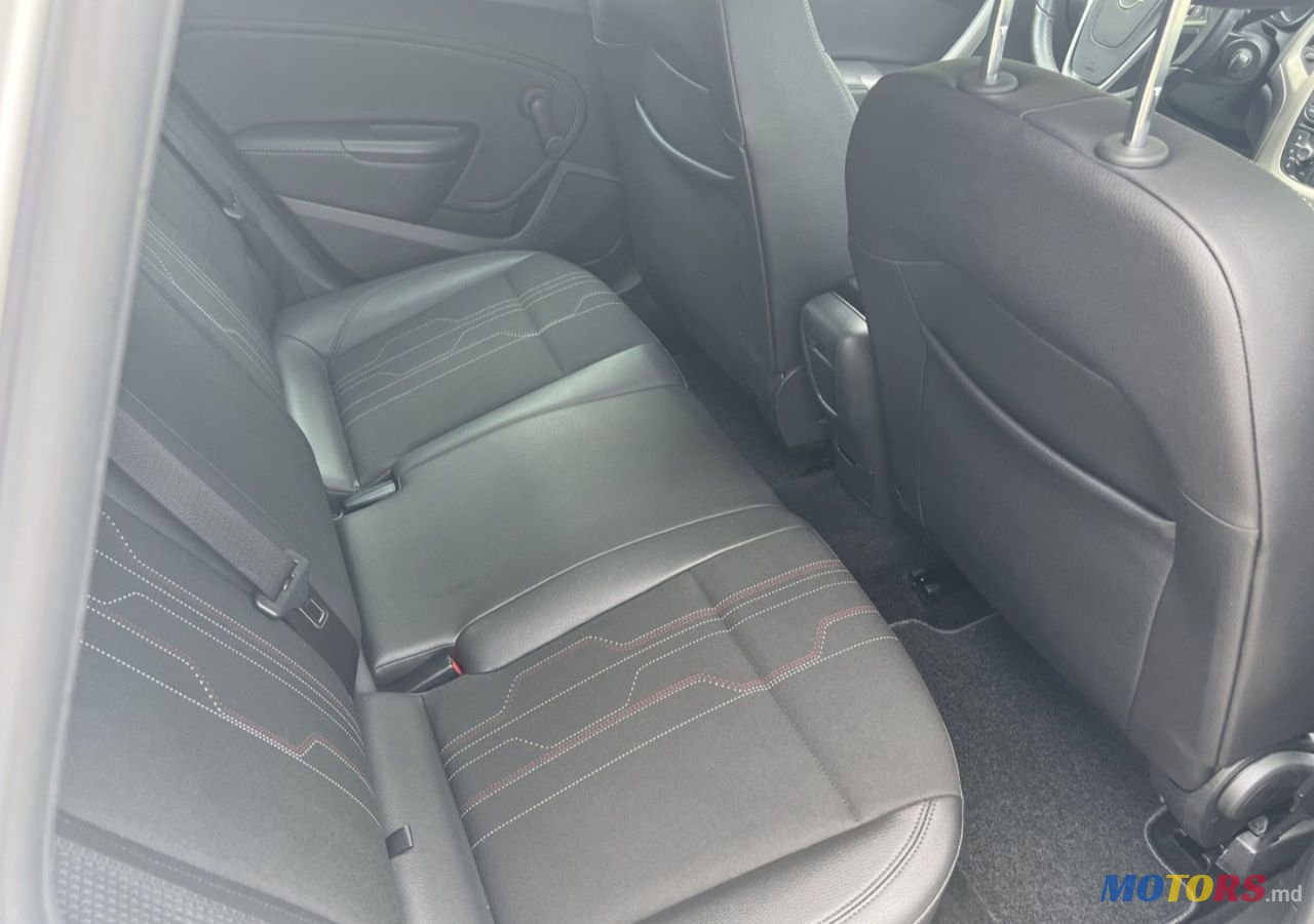 2013' Opel Astra photo #6