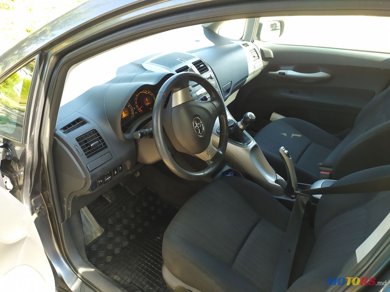 2007' Toyota Auris photo #4