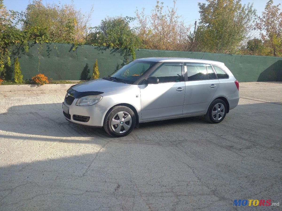 2008' Skoda Fabia photo #3