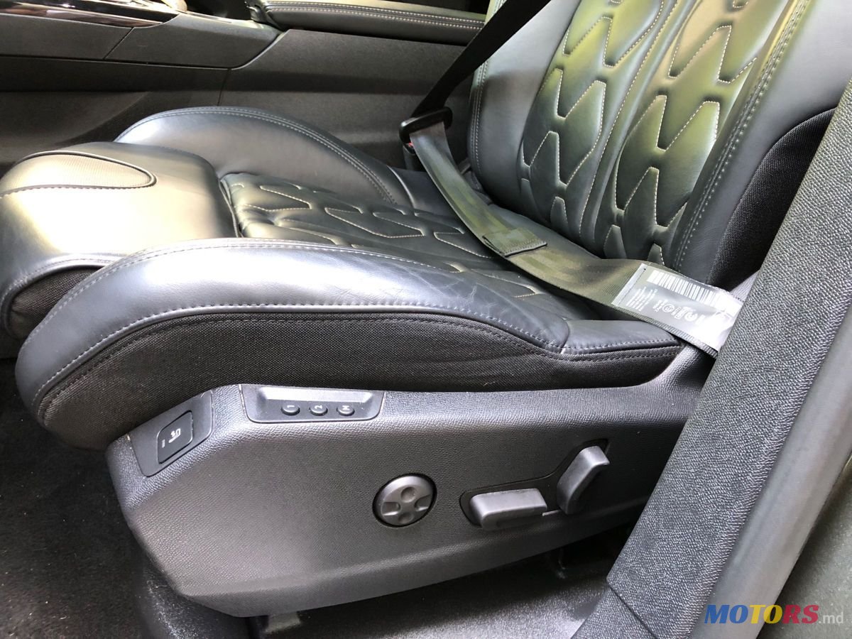 2020' Peugeot 5008 photo #6