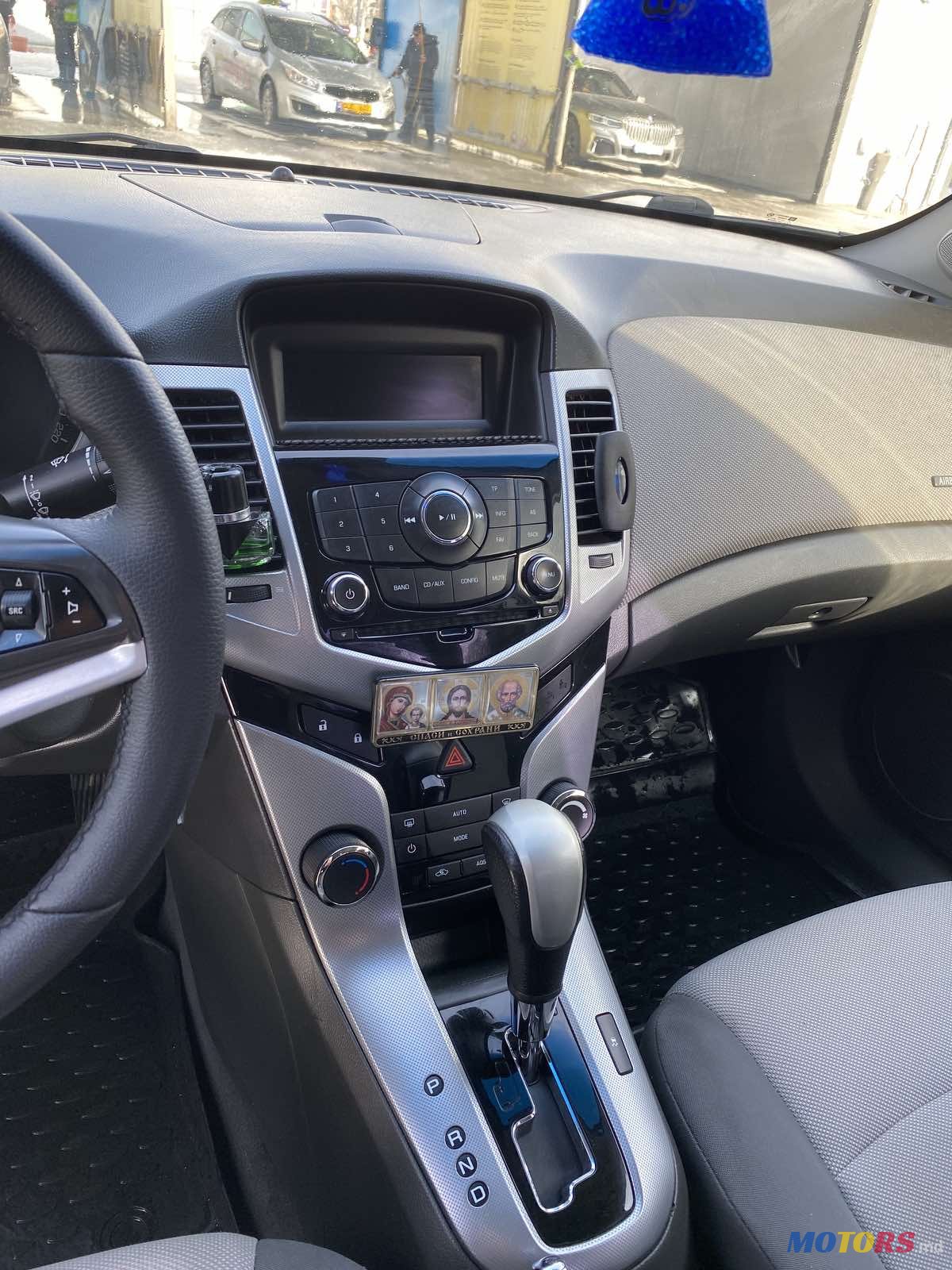 2010' Chevrolet Cruze Седан photo #5