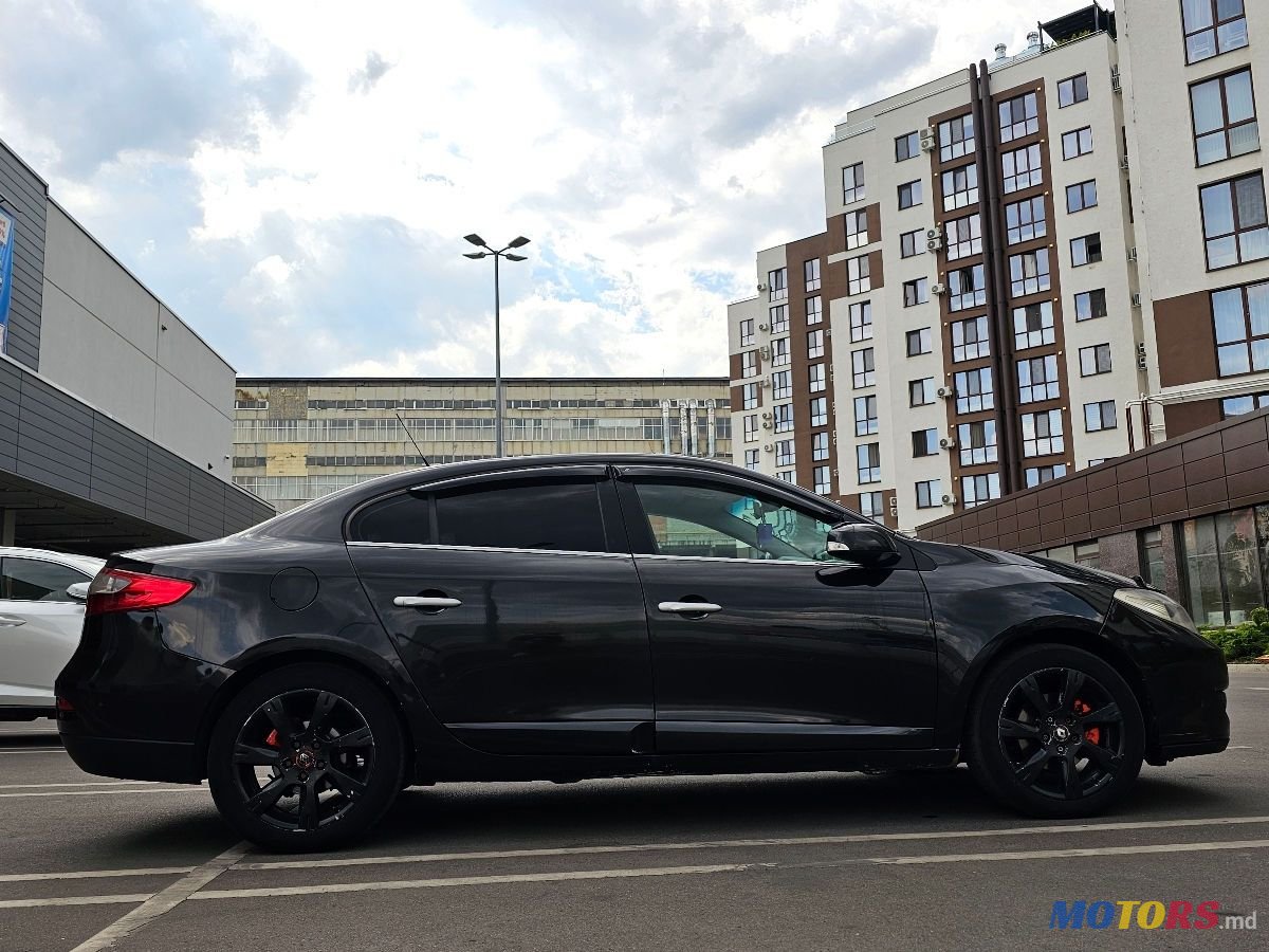 2011' Renault Fluence photo #4