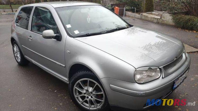 2003' Volkswagen Golf photo #2