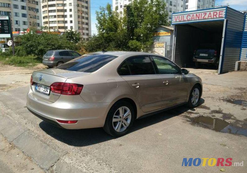 2013' Volkswagen Jetta photo #2