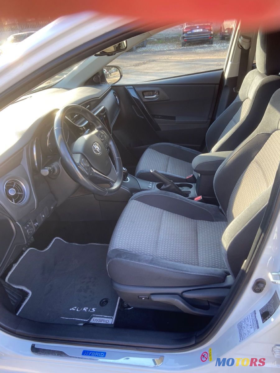 2015' Toyota Auris photo #6