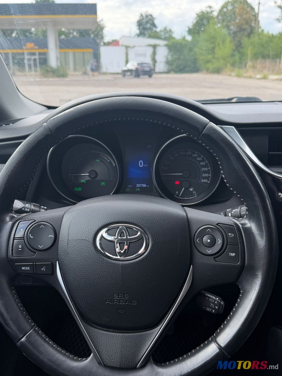 2016' Toyota Auris photo #6