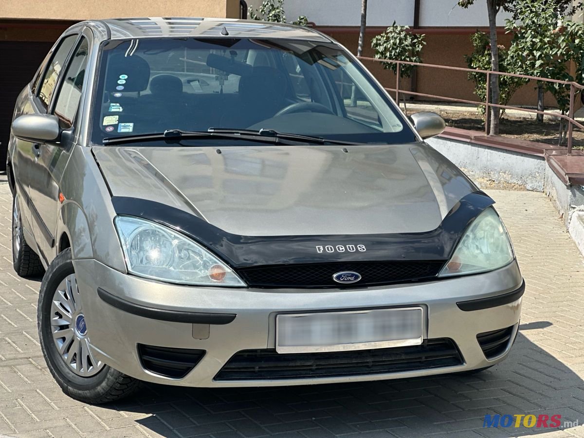 2004' Ford Focus photo #2