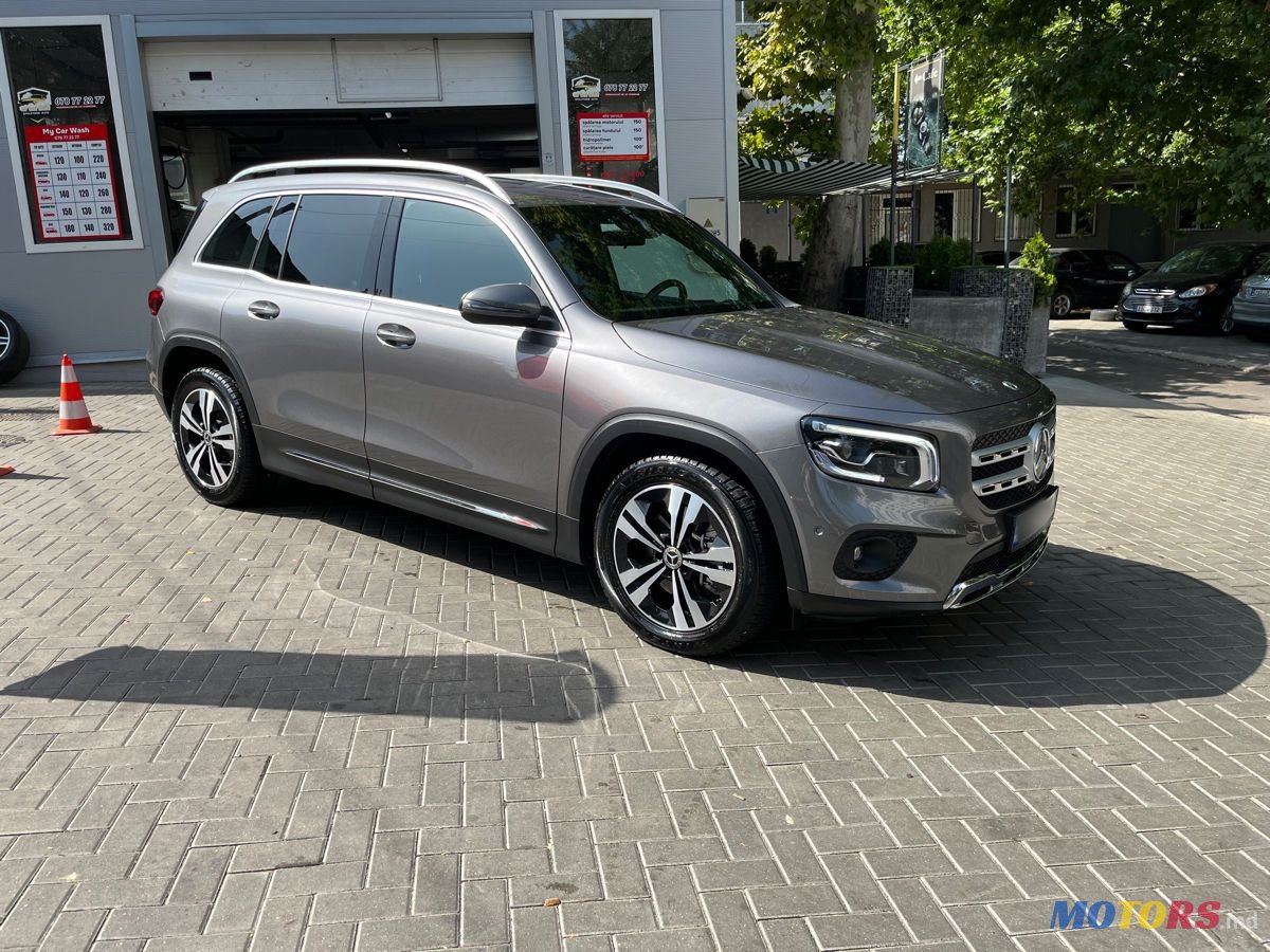 2020' Mercedes-Benz GLC photo #3