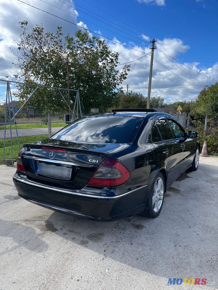 2008' Mercedes-Benz E-Class photo #3