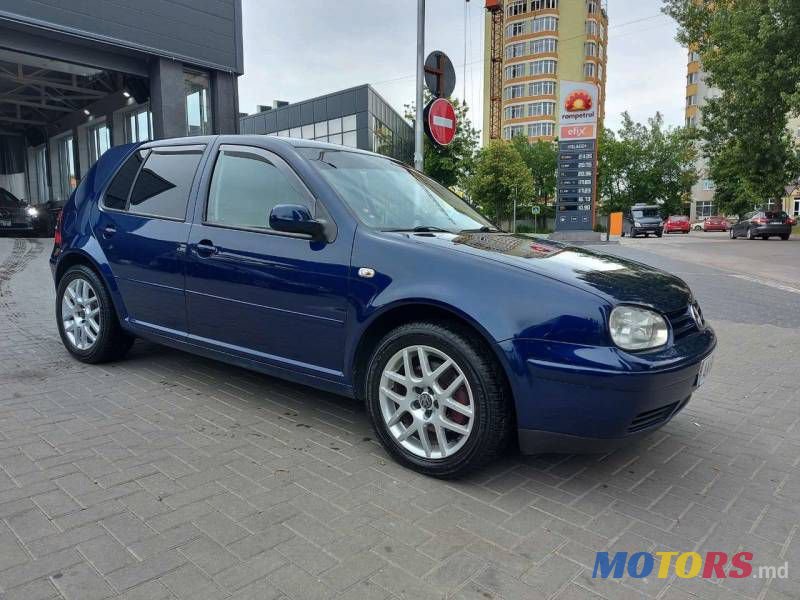 2004' Volkswagen Golf photo #4