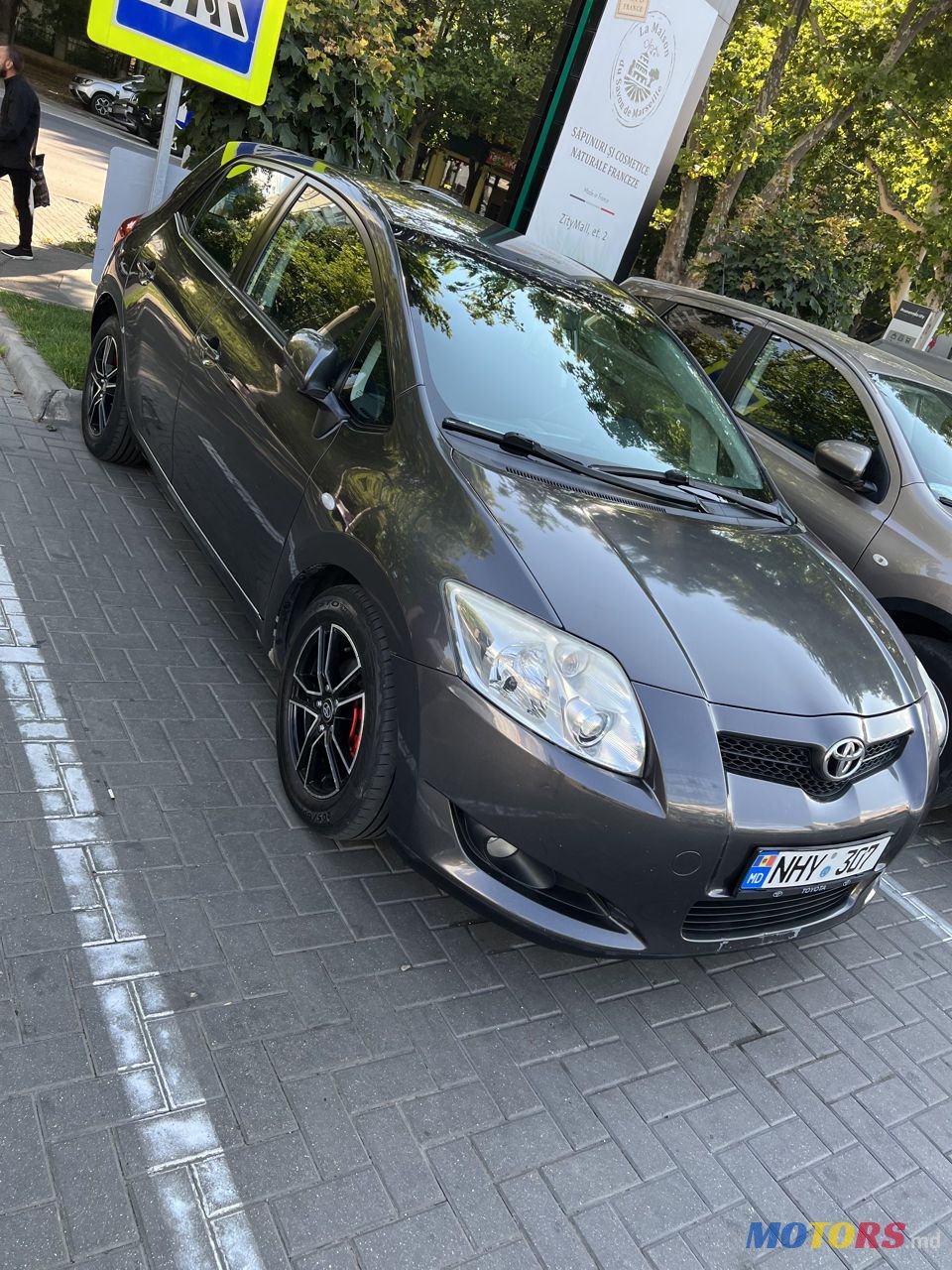 2008' Toyota Auris photo #1