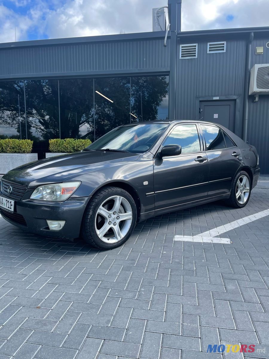 2000' Lexus Is Series photo #3