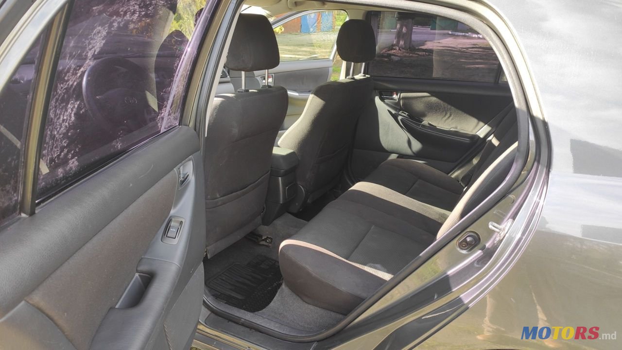 2004' Toyota Corolla photo #6