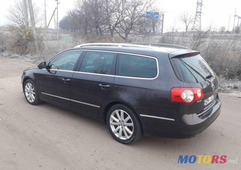 2007' Volkswagen Passat photo #2