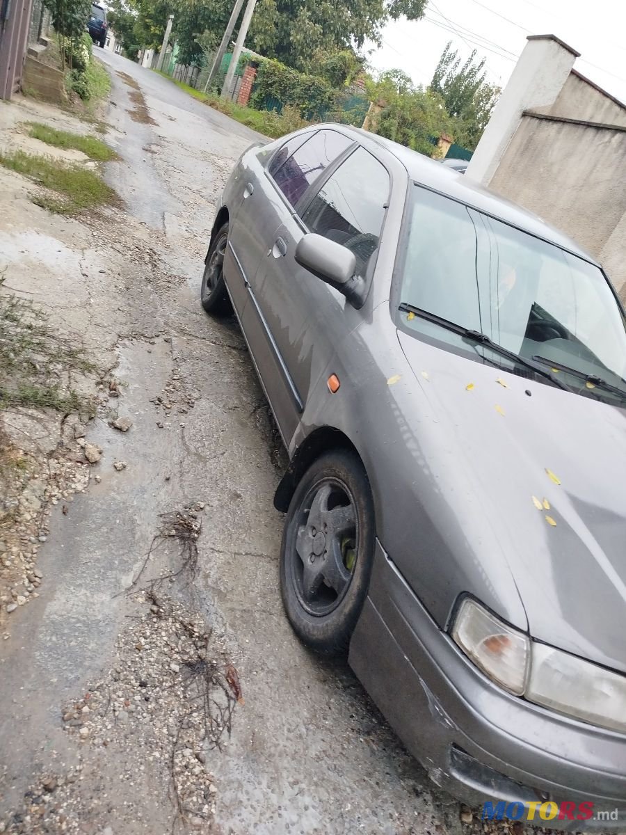 1996' Nissan Primera photo #1