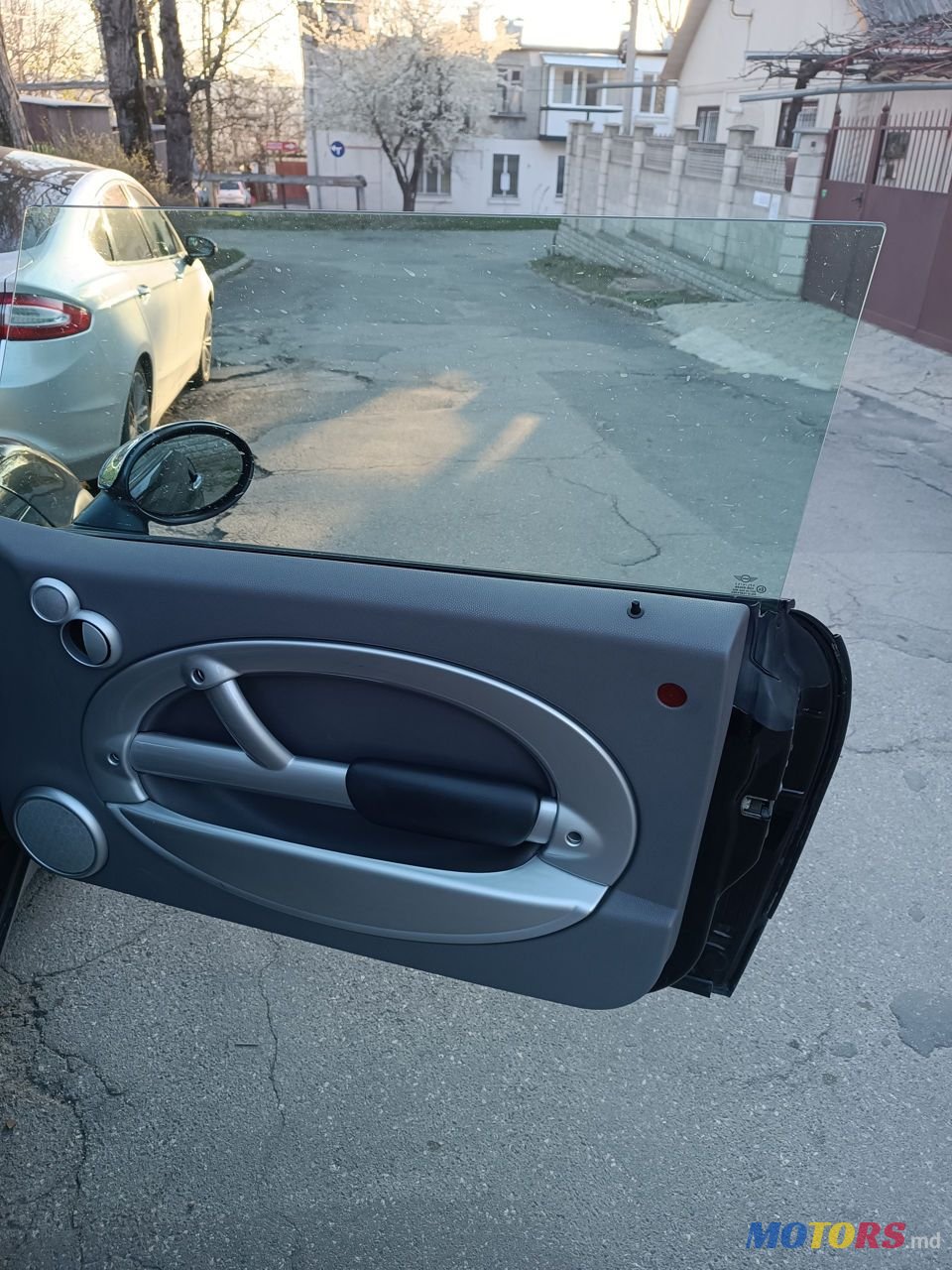 2002' MINI One photo #4