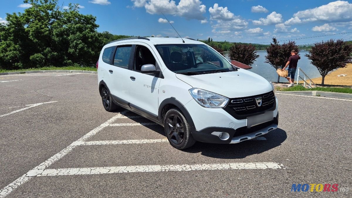 2017' Dacia Lodgy photo #2