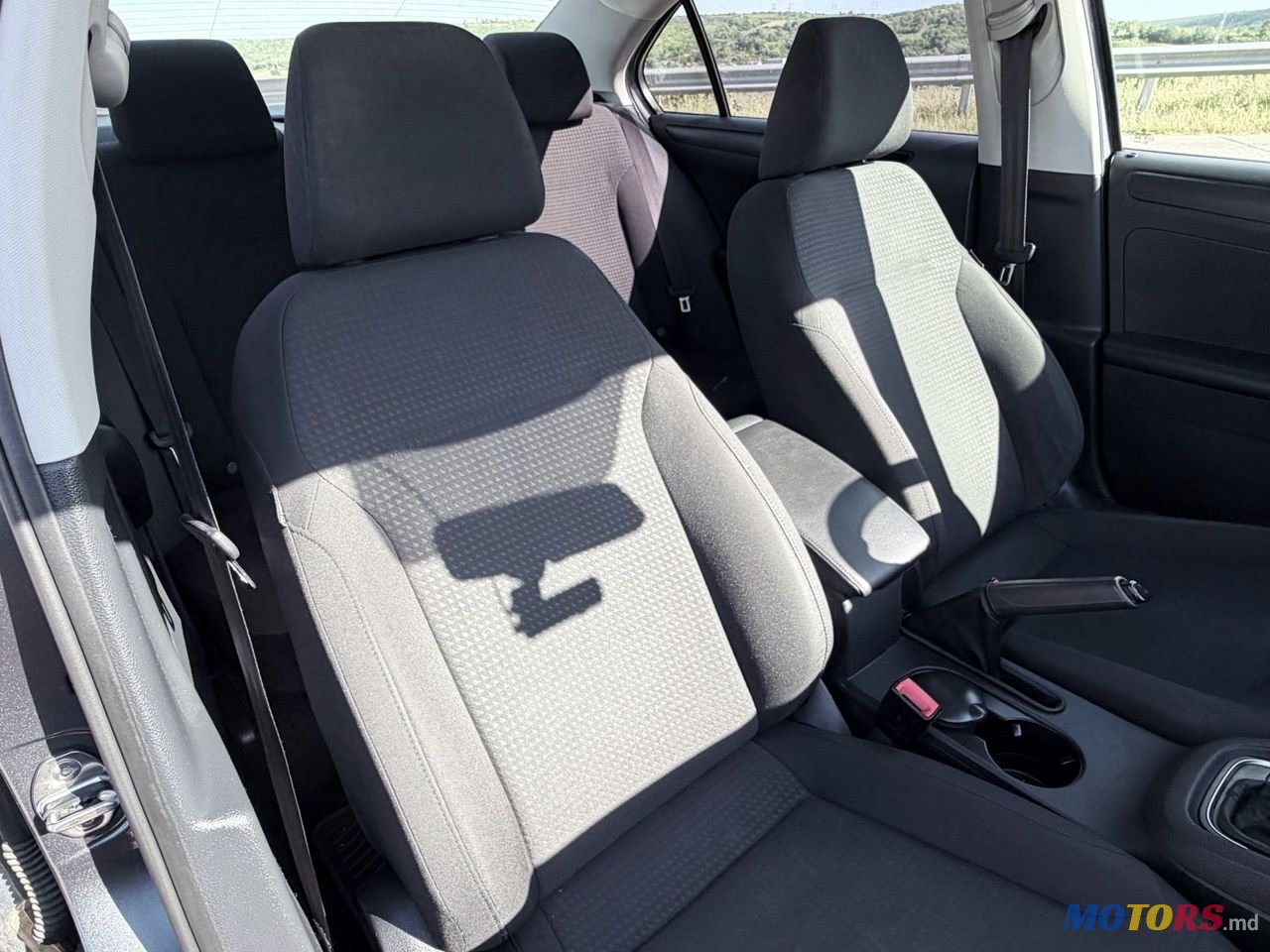 2015' Volkswagen Jetta photo #6